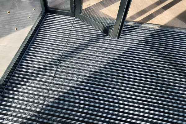 Tapiolan Tuultenristi, Espoo