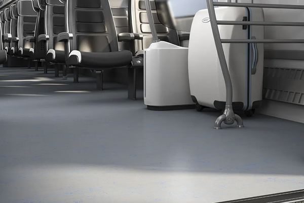 Junat, bussit ja laivat