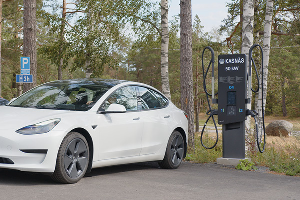 Hypercharger HYC50 julkiseen lataukseen