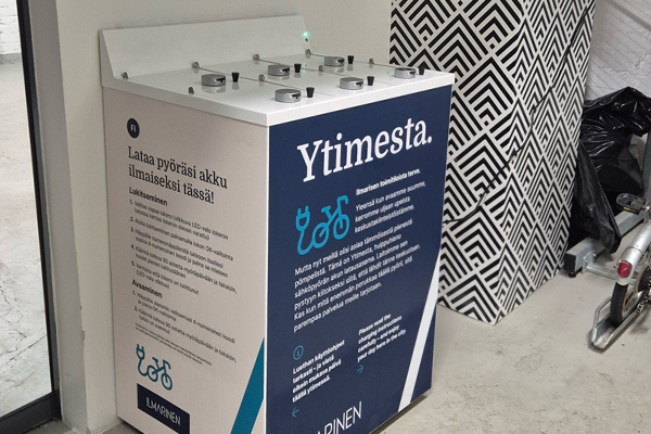 Latauspolku Oy kehittää ratkaisuja litiumionakkujen turvalliseen lataamiseen