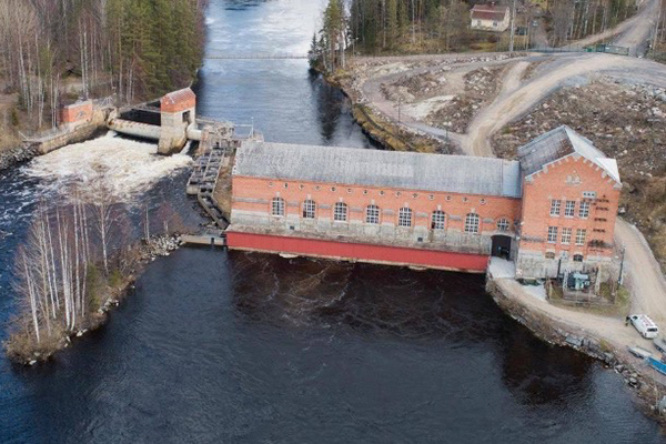 Oilonin maalämpöpumppu tarjosi ainutlaatuisen ratkaisun Kuhankosken perinteisen vesivoimalan lämmitykseen