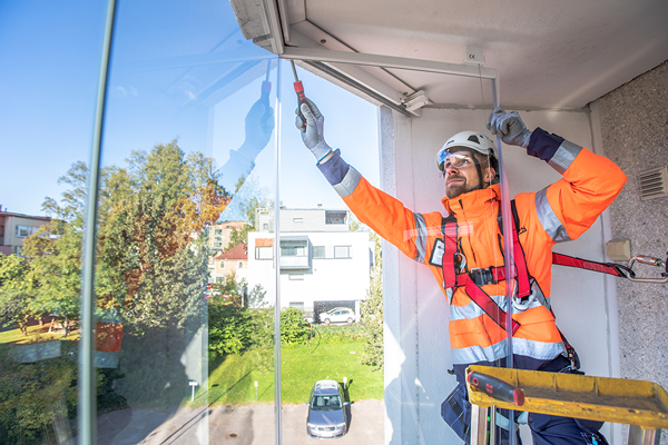 Säännöllinen huolto takaa parvekelaseille pitkän käyttöiän