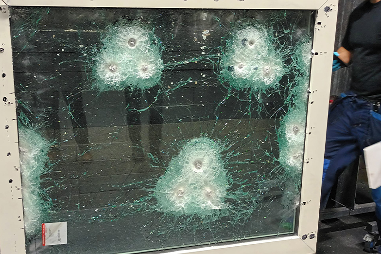 Suomalainen innovaatio haastaa koko luotisuojalasi alan