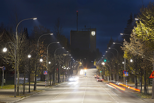 Tehokkaalla led-katuvalaistuksella turvallisuutta ja energiatehokkuutta