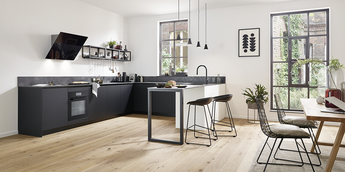 Uusi minimalistinen ja trendikäs keittiöhanamallisto Hansgrohelta
