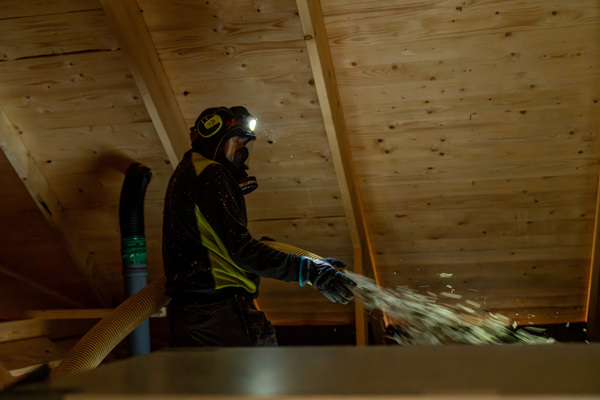 Uusi tehokkaampi ROCKWOOL-puhallusvillaeriste